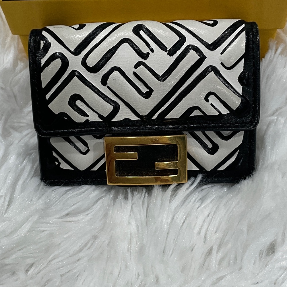 RARE FENDI X JOSHUA VIDES Nappa Matisse FF Embossed Micro Tri-Fold Wallet - Picture 2 of 13